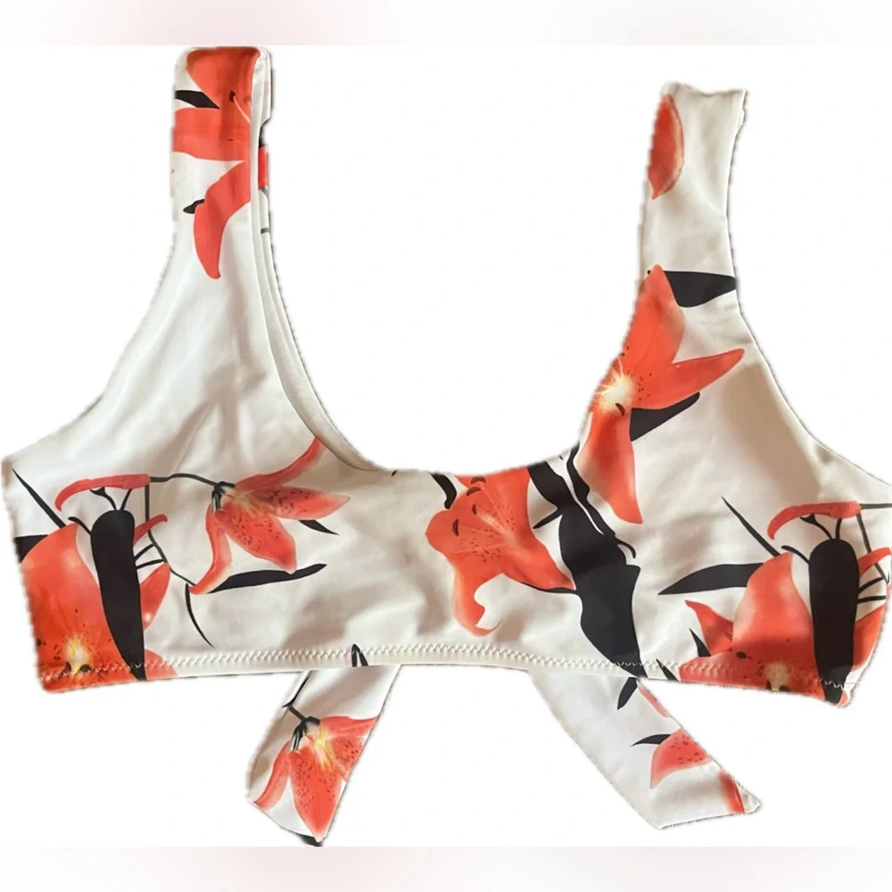 Floral 2 piece Bikini Set with Tie Front Top. Women’s size Large.